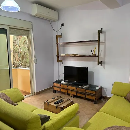 Beachfront , 1-min Walk To Sea Appartement