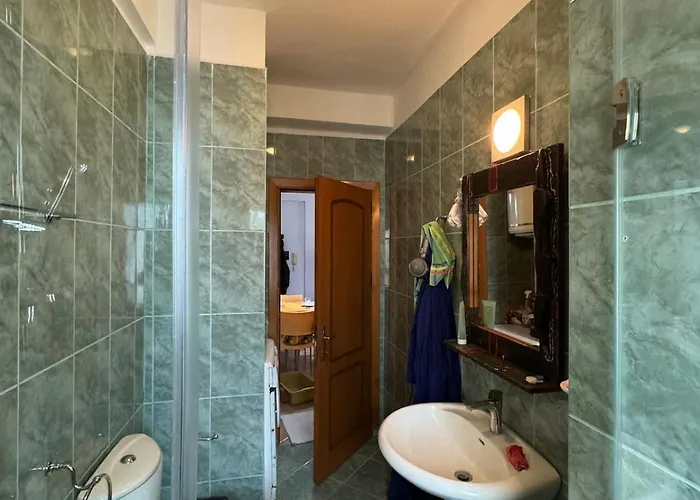 Apartment Beachfront , 1-min Walk To Sea *