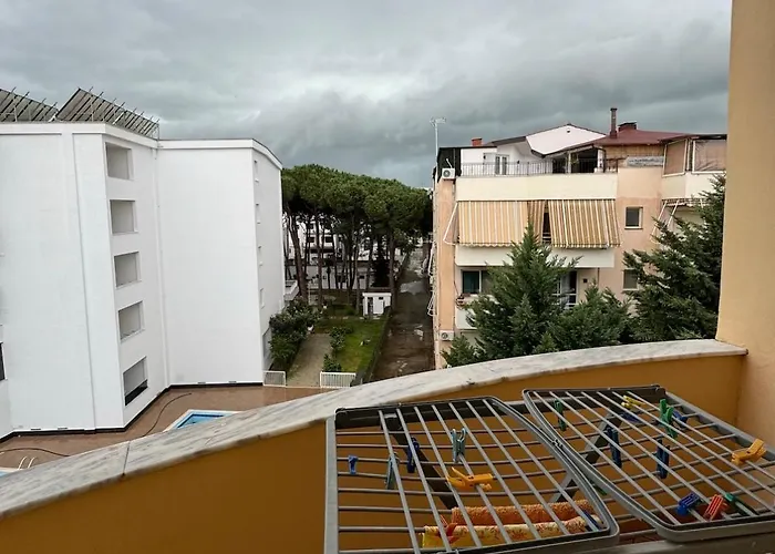 Beachfront , 1-min Walk To Sea Apartment