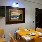 Beachfront , 1-min Walk To Sea Apartment *