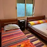 Beachfront , 1-min Walk To Sea Apartment *