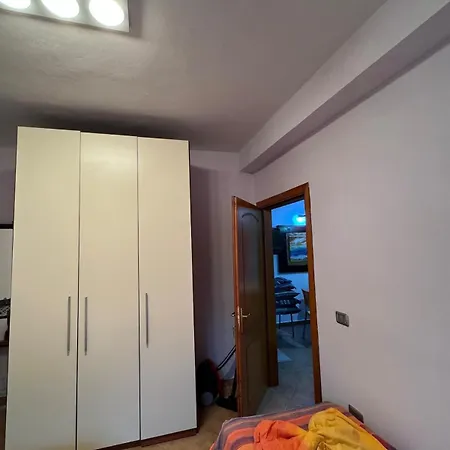 Beachfront , 1-min Walk To Sea Apartment *