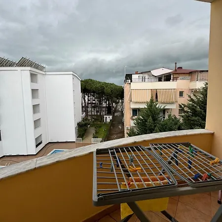 Beachfront , 1-min Walk To Sea Appartamento